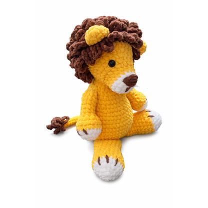 Handmade crochet lion detail closeup | Unique Treasures