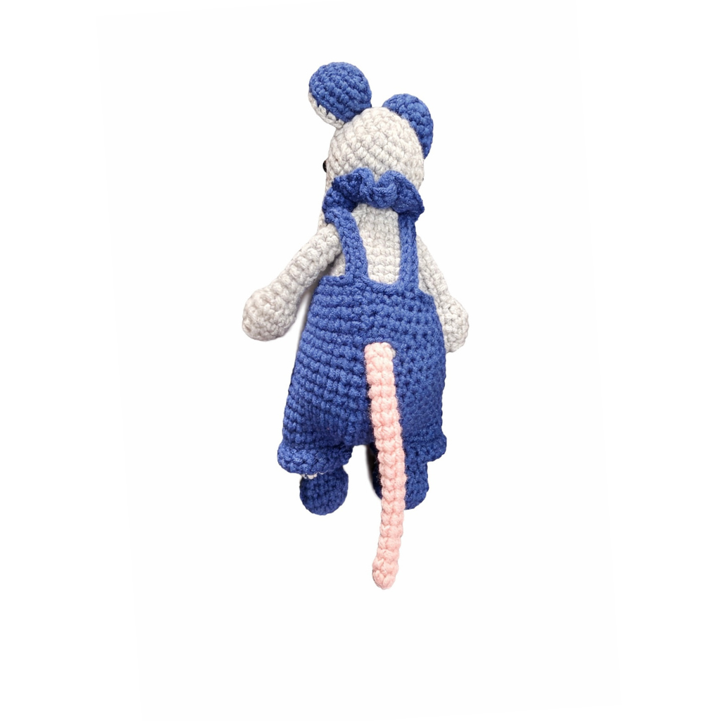 Handmade crochet mouse detail closeup | Unique Treasures
