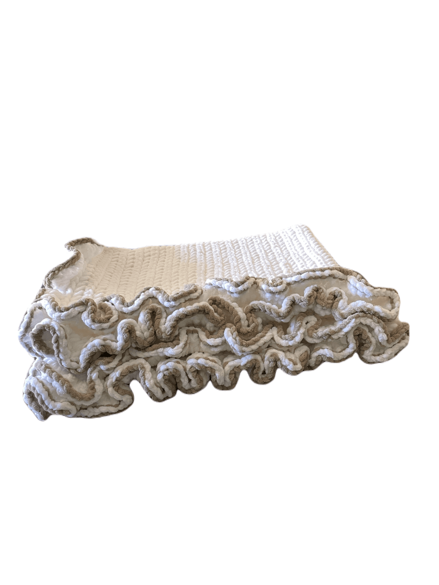 Handmade crochet baby blanket – ruffle edge detail closeup | Unique Treasures